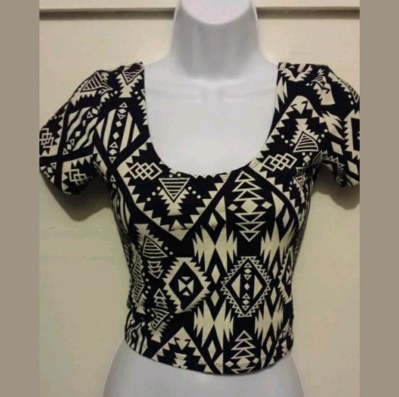 PINK Victoria's Secret Tops - Victoria Secret "Pink" Crop Top NWT XS/TP💜